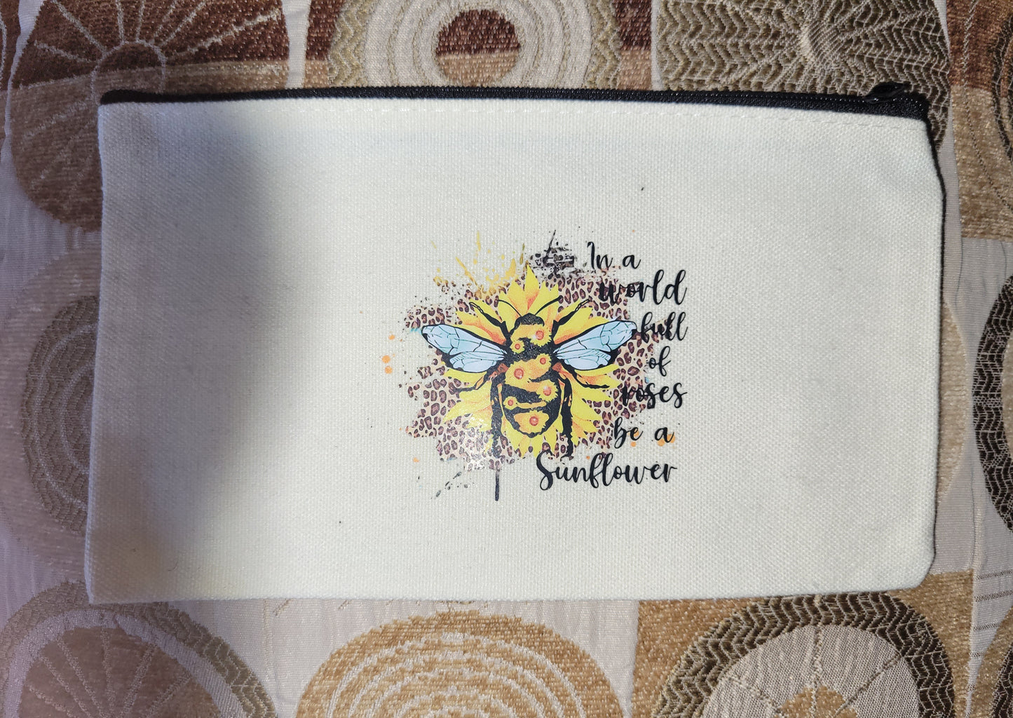 "Bee" Pouch